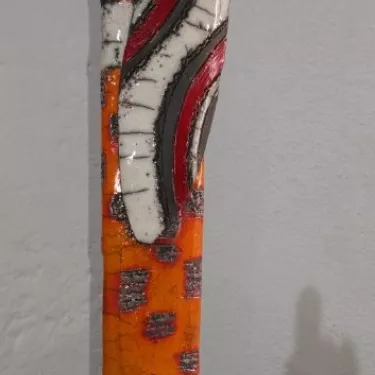 Sculpture en Céramique émaillée, Technique RAKU -  Guerrier Masaï avec son bouclier  16-I-10