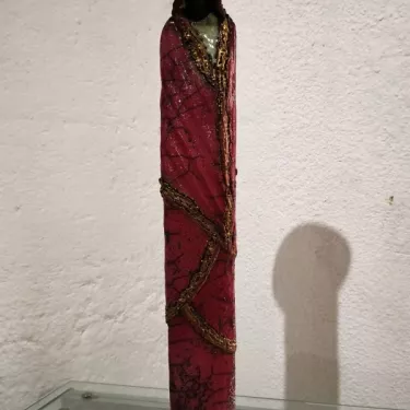 Sculpture en Céramique émaillée, Technique RAKU -  Femme Indou  16-II-4