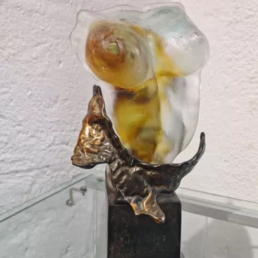 Gilded bronze and pâte de verre sculpture - Entitled “Bust of a Woman”  by Yves Lohé (Born in 1947) (33)