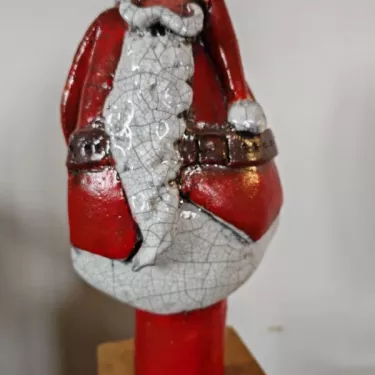 Scu!pture en Terre Cuite émaillée de l'Artiste FARA. Intitulée  PERE NOËL  .
