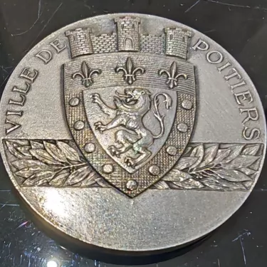 Médaille en Bronze - 1989 -  éditée par la Monnaie de Paris - Ville de Poitiers Réf 461-2