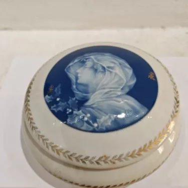 Camille THARAUD (1878-1956) à Limoges. Bonbonnière Circulaire, en Pporcelaine Réf 178-2
