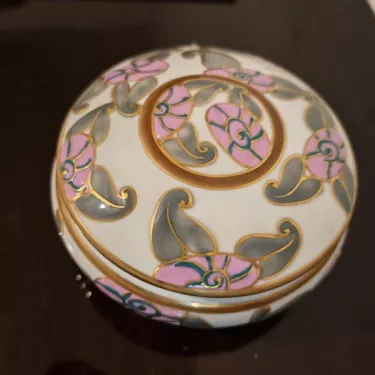 Camille THARAUD (1878-1956) Limoges. Bonbonnière en Porcelaine Réf 204