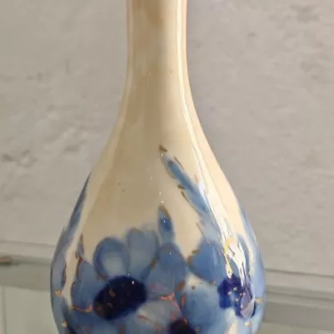 Camille THARAUD (1878-1956) à Limoges.  Vase Haut Col évasé en Porcelaine Réf 189-3