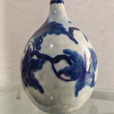 Camille THARAUD (1878-1956) Limoges.  Vase Col étroit en porcelaine Réf 189-4