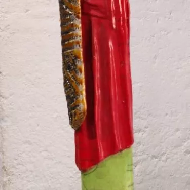 Sculpture, en céramique émaillée, dans la Technique Japonaise du RAKU. Intitulée  Guerrier Masaï .Réf 15-III-3