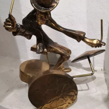 Sculpture en Bronze - Intitulée Musicien Le Batteur et sa Batterie (32)