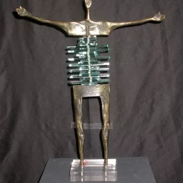 Sculpture en Bronze et Verre, socle Plexi - Intitulée Maestro - Le Chef d'Orchestre (4)