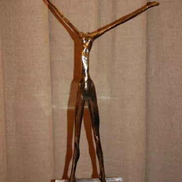 Sculpture en Bronze sur socle plexi - Intitulée Envol vers le Soleil (5)