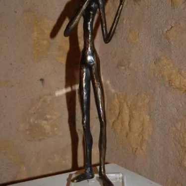 Sculpture en Bronze sur socle plexi - Intitulée Musicienne - Flutiste (6)