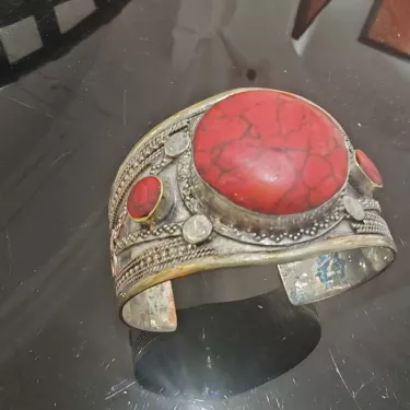 Bracelet Métal Argenté Ciselé Pierres Naturelles