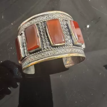 Bracelet Métal Argenté Ciselé Pierres Naturelles